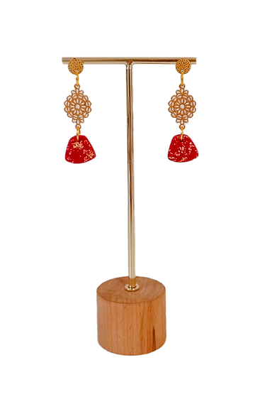 Gold Rosette & Red Capsules