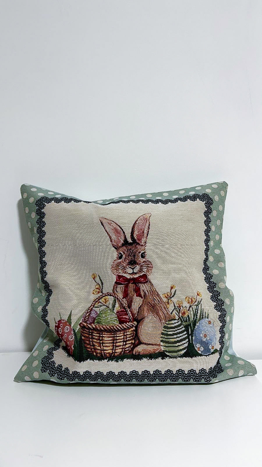 Decoratief Kussen Paashaas + Mandje