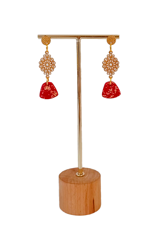 Gold Rosette & Red Capsules